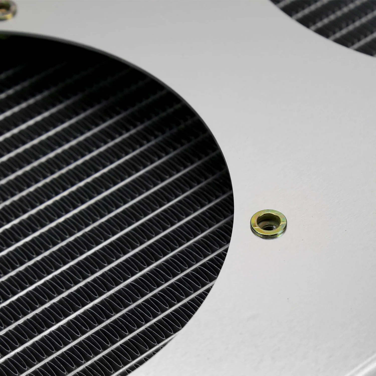 1991-2001 Jeep Cherokee/Comanche 2.5L/4.0L 3 Row Radiator with Fan Shroud - Image 4