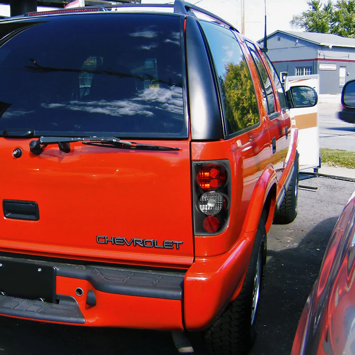 1995-2004 Chevy Blazer/S10 GMC Jimmy/Envoy Bravada Tail Lights Matt Black - Image 10