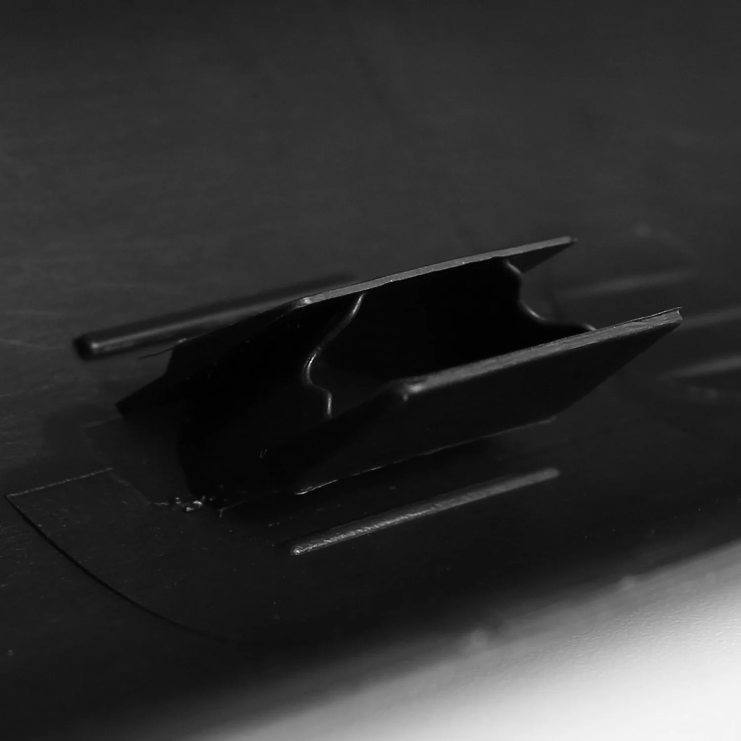 1999-2007 Ford F-250/F-350/F-450 SuperDuty Black ABS OE Tailgate Cap Cover - Image 9