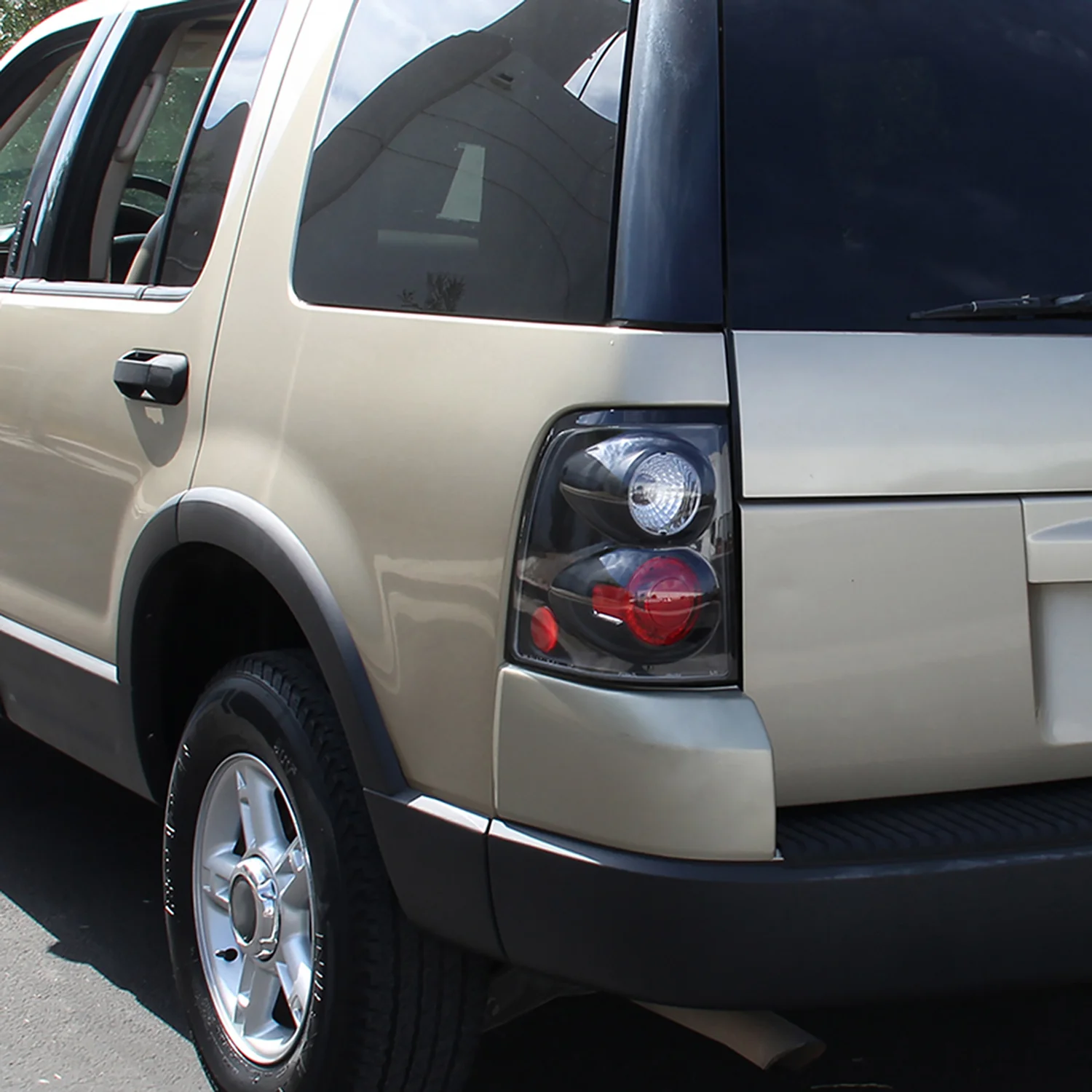 2002-2005 Ford Explorer Tail Lights Matte Black Housing/Clear Lens - Image 10