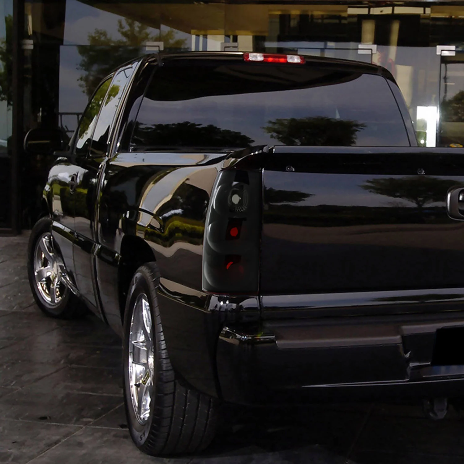 2003-2006 Chevrolet Silverado Tail Lights Glossy Black Housing/Smoke Lens - Image 10