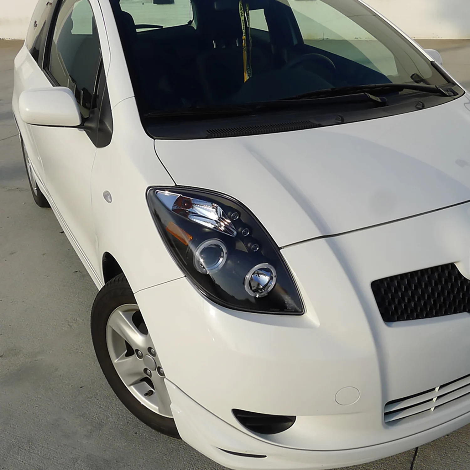 2006-2008 Toyota Yaris Dual Halo Projector Headlights Matte Black/Clear Lens - Image 10