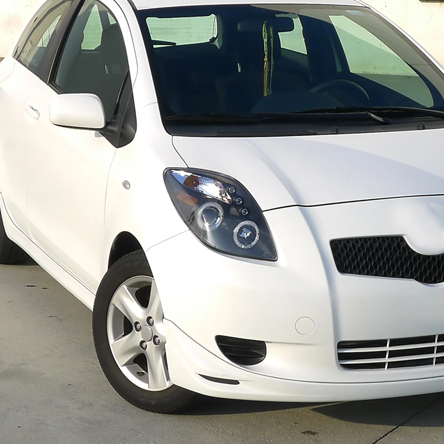 2006-2008 Toyota Yaris Dual Halo Projector Headlights Matte Black/Clear Lens - Image 9
