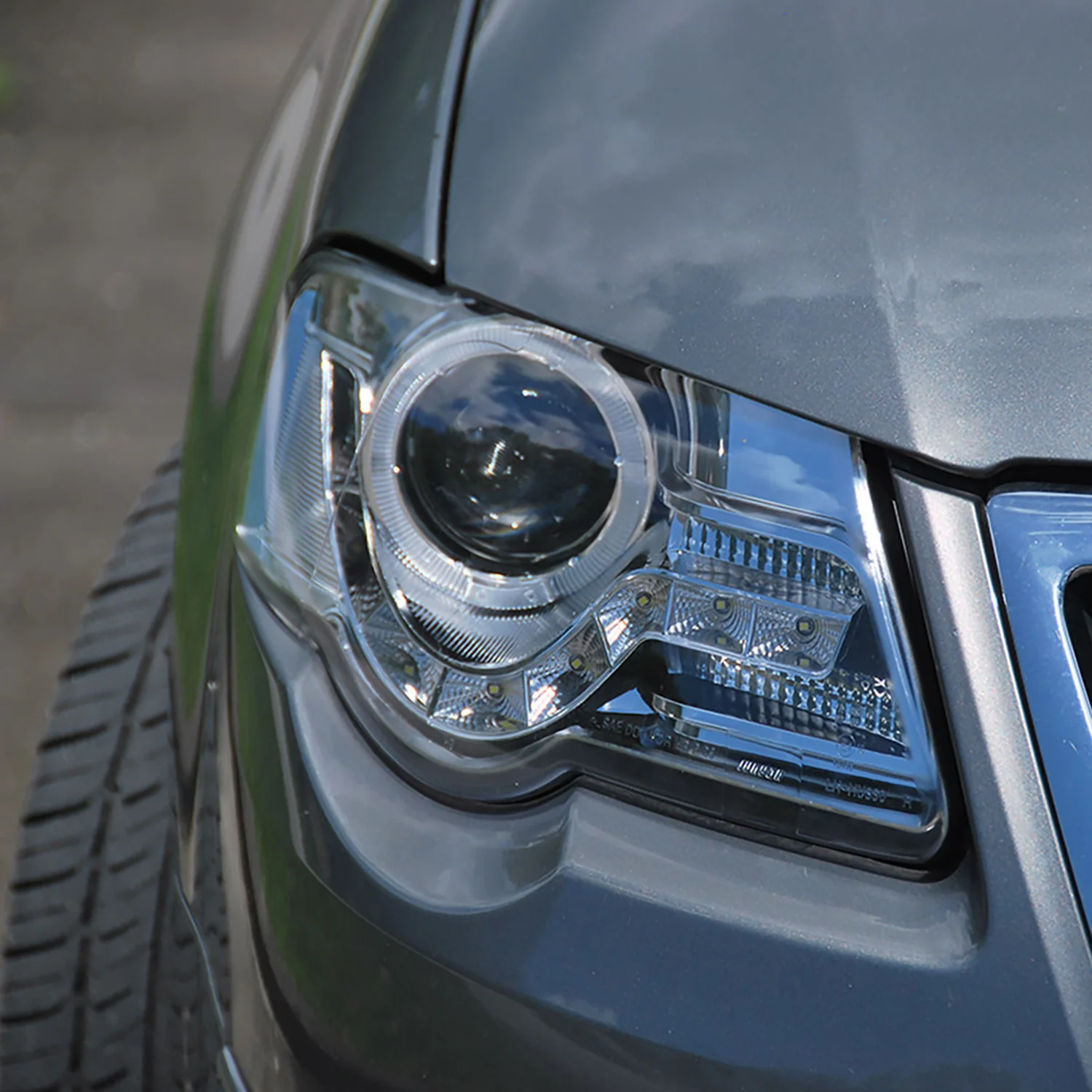 2006-2010 VW Passat Halo Projector Headlights R8 LED Light Strip Chrome - Image 10