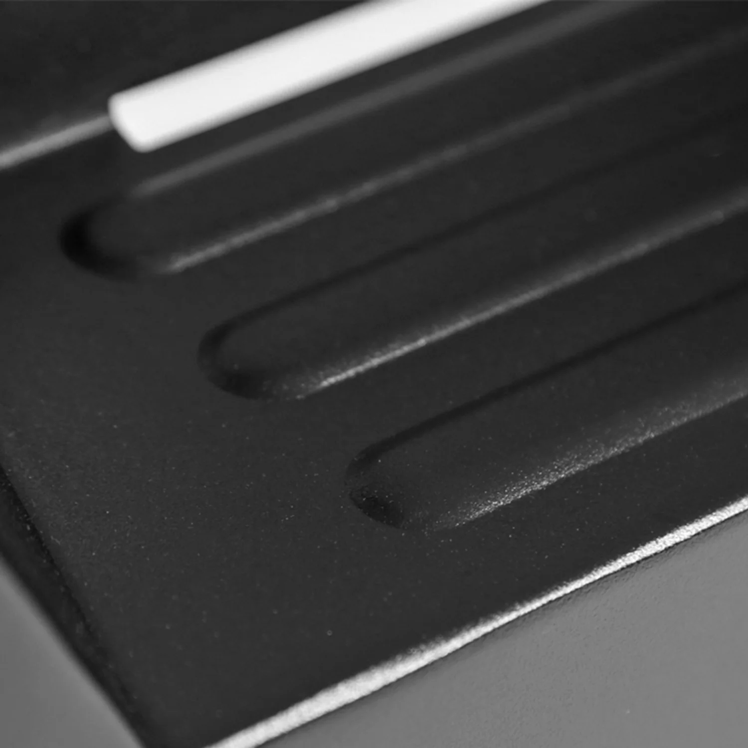 2010-2024 Dodge RAM 2500/3500 Black Heavy Duty Steel Rear Step Bumper - Image 6