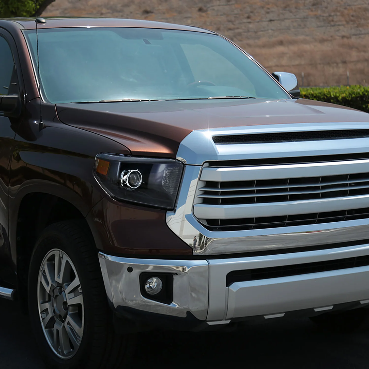 2014-2021 Toyota Tundra Retro Style V2 Projector Headlights Matte Black/Clear - Image 10