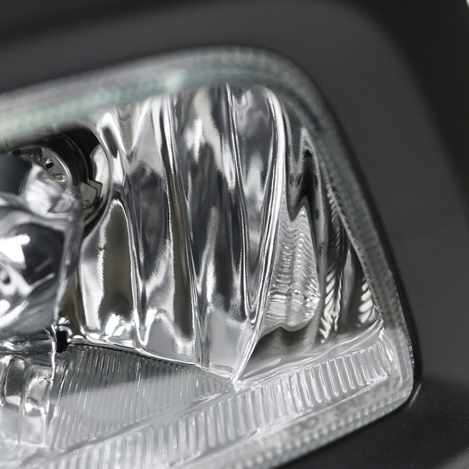 2016-2018 Hyundai Tucson H8 Fog Lights Chrome Housing/Clear Lens - Image 3