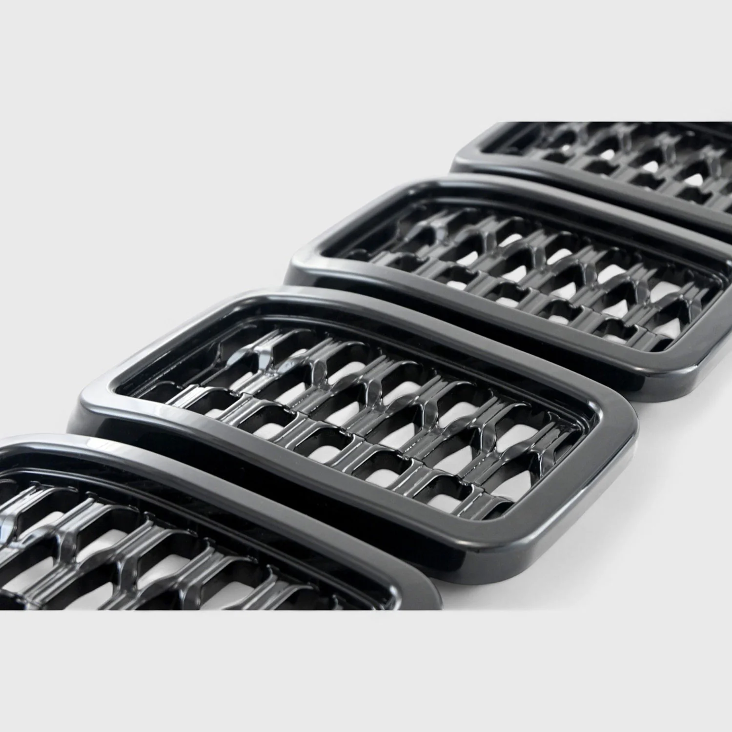 2017-2021 Jeep Grand Cherokee Grille Overlay Gloss Black 7Pcs ABS Plastic - Image 2